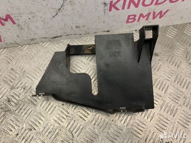 Кронштейн правый Bmw X3 E83LCI N52B25 2008