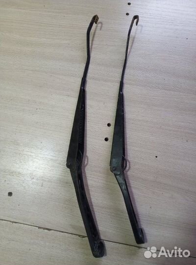 Поводок дворников Daewoo Nexia седан 1 2006