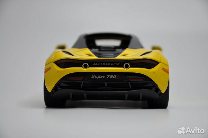 Модель автомобиля McLaren 720S кабриолет металл