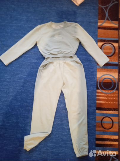 Спортивный костюм женский