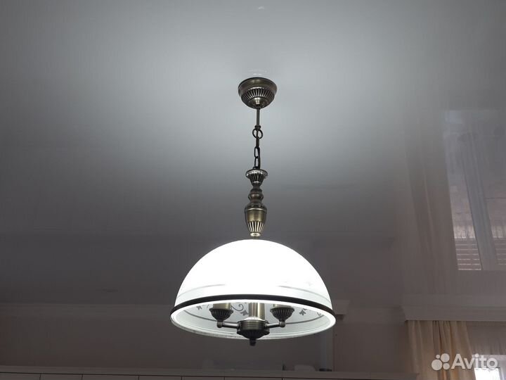 Люстра потолочная бу 1 год,в отличном состоянии