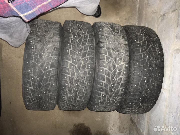 Dunlop SP Winter Ice 02 185/65 R15 92T