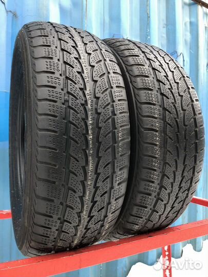 Nokian Tyres WR SUV 235/65 R17