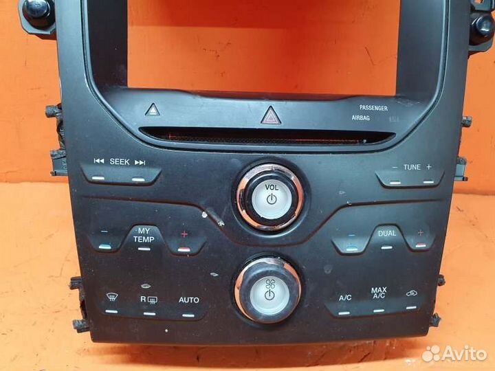 Панель управления магнитолой Ford Explorer U502