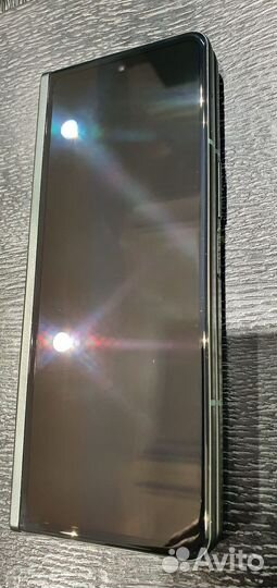 Телефон Samsung Galaxy Z Fold3 Live Demo Unit