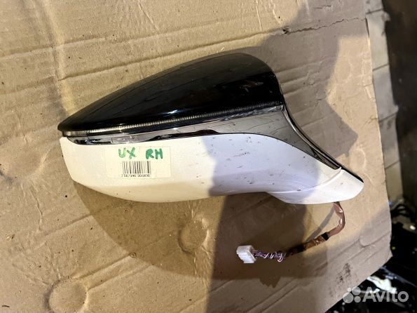 Зеркало правое Lexus UX