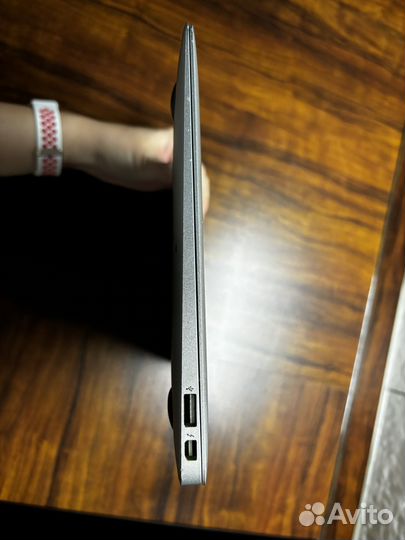 Apple Macbook Air 11 mid 2012