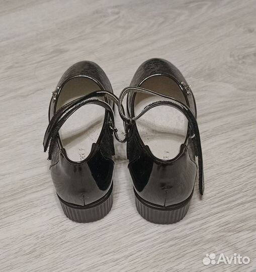 Туфли для девочки 33р