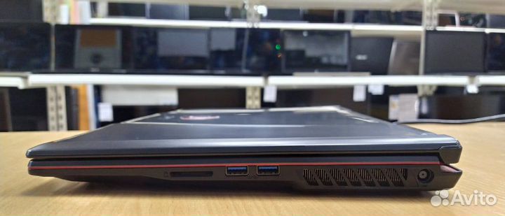 MSI MS-16P6/i5 8300/8GB/GTX1050/1000GB/15.6 IPS