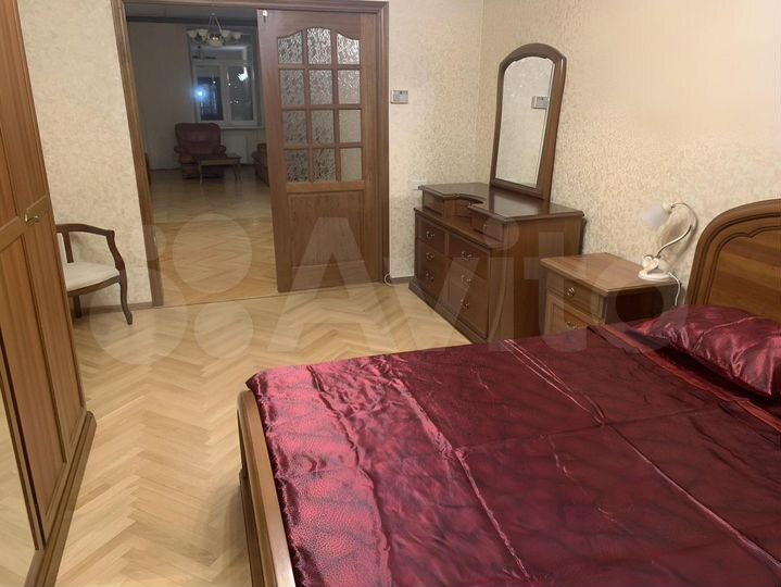 3-к. квартира, 100 м², 2/5 эт.