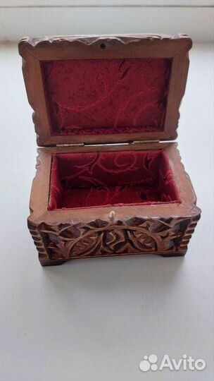 Шкатулка для украшений из дерева