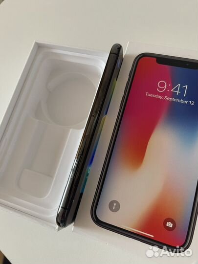 iPhone X, 64 ГБ
