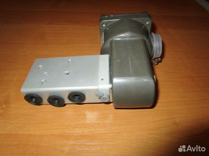 Пневмораспределитель Norgren 2636016 D-code A8156