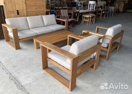 Уличная мебель из дерева