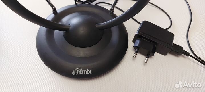 Активная комнатная антенна Ritmix RTA-111 AV