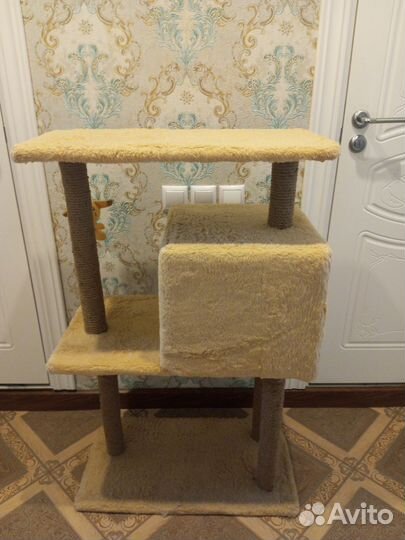 Домик для кошки с когтеточкой бу