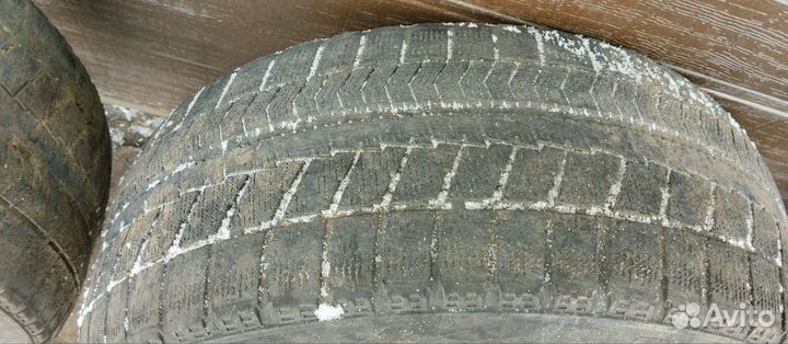 Bridgestone Blizzak VRX 215/50 R17 30G