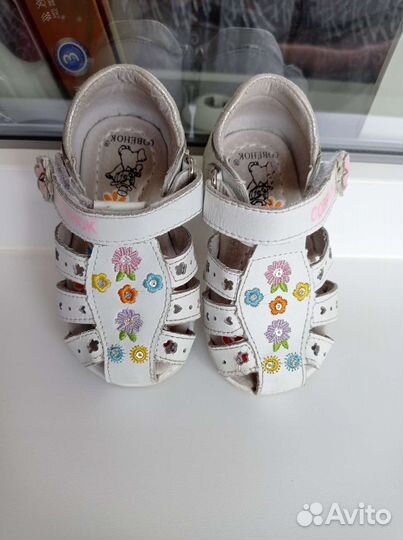Сандалии для девочки