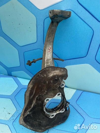 Кулак поворотный передний левый 8K0407253R