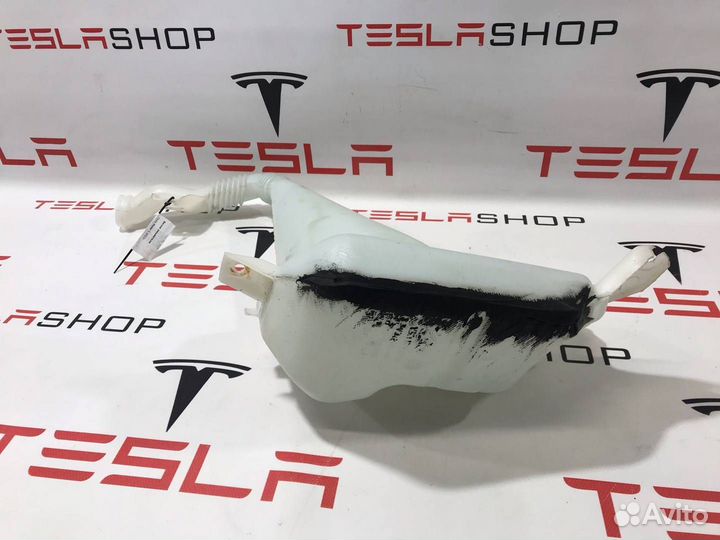 Бачок омывателя Tesla Model S 2015 1005400-00-B