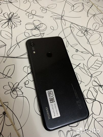 Телефон Huawei y6s