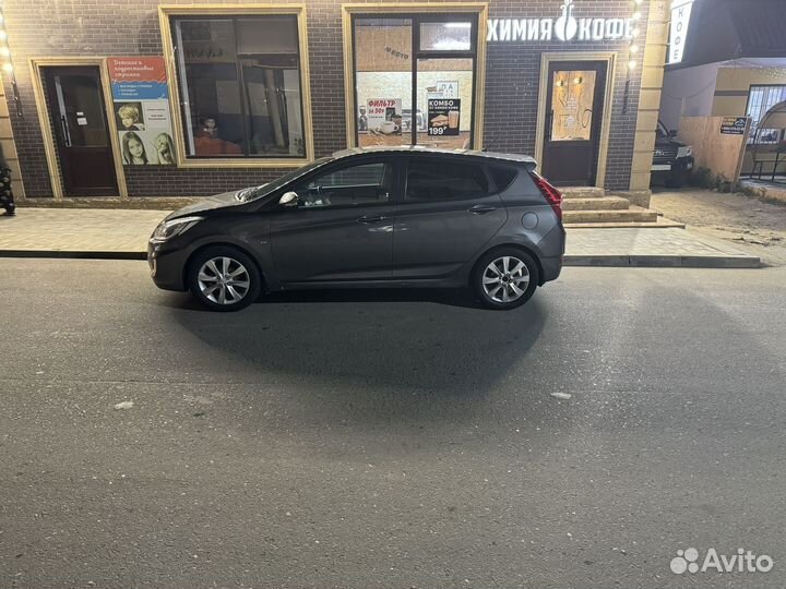 Hyundai Solaris 1.6 AT, 2012, 153 400 км