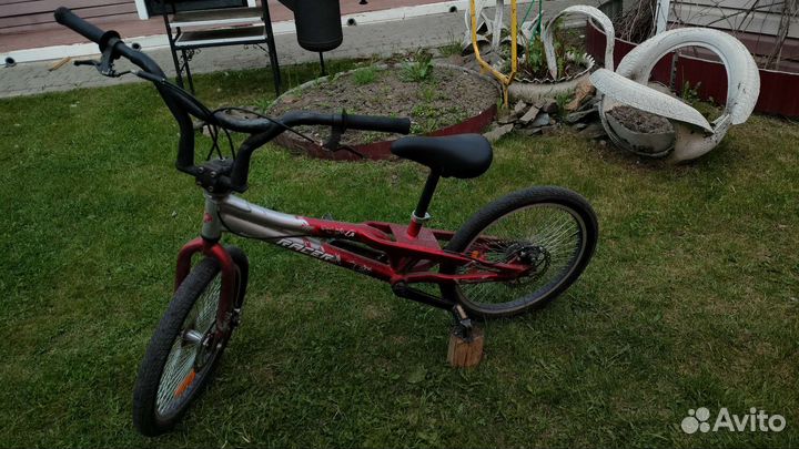 Bmx racer
