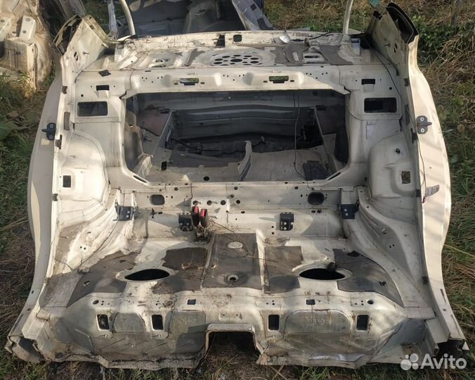 Задняя часть кузова W211 Mercedes седан