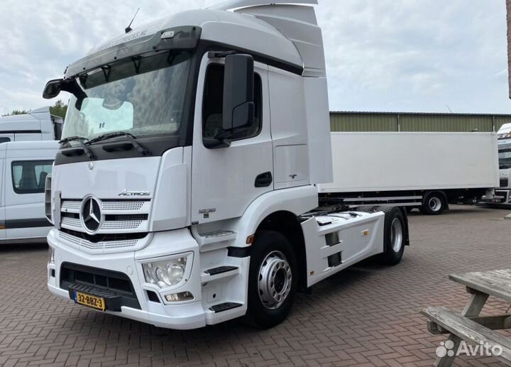 Pазбираем грузовик Mercedes-Benz Actros mpiv с 201