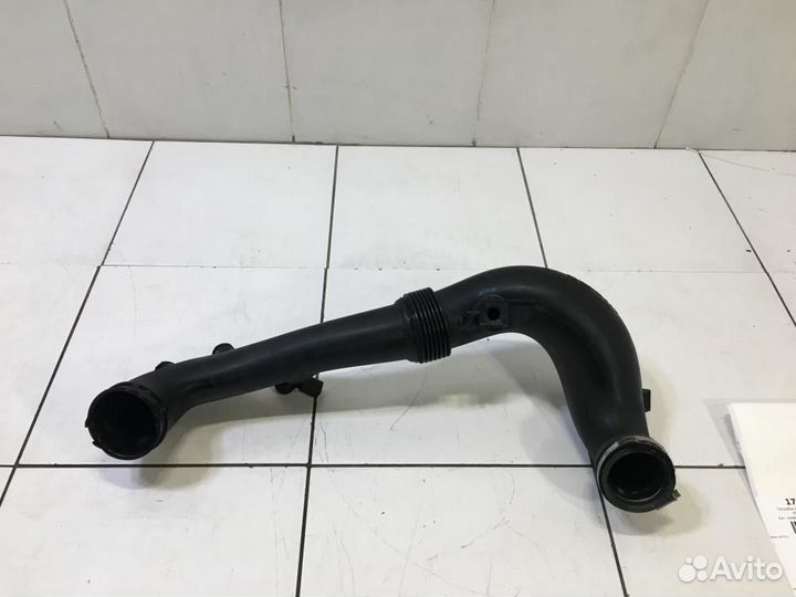 Патрубок воздушного фильтра Infiniti Q50 V37