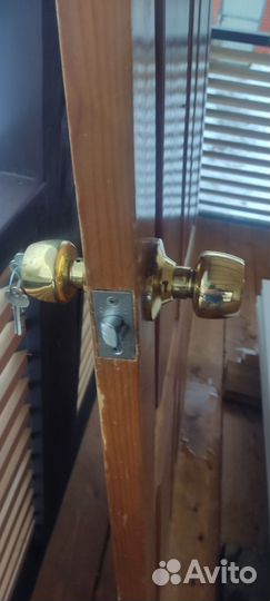 Двери из массива сосны б/у