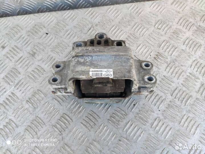 Подушка крепления кпп VW Passat (B7) 20102015 2.0