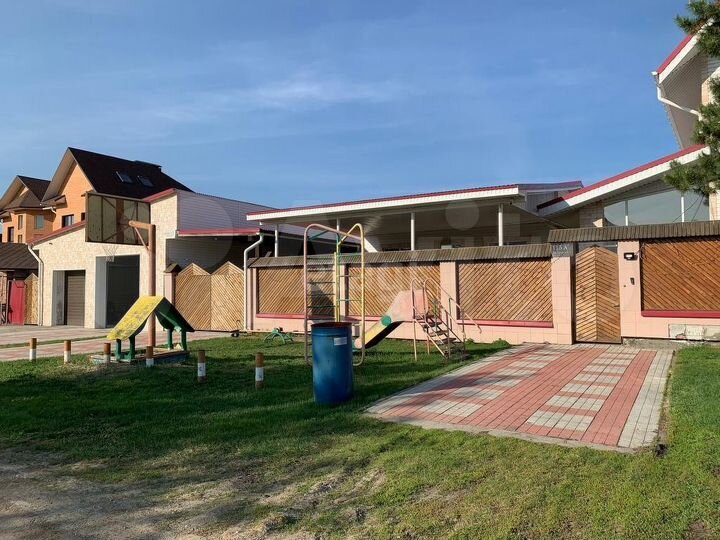 Коттедж 208,5 м² на участке 11 сот.