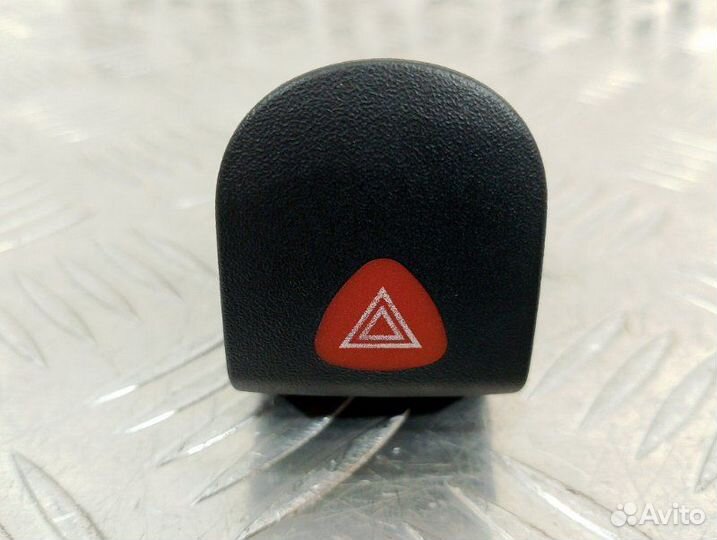 Кнопка аварийной сигнализации Renault Kangoo 1