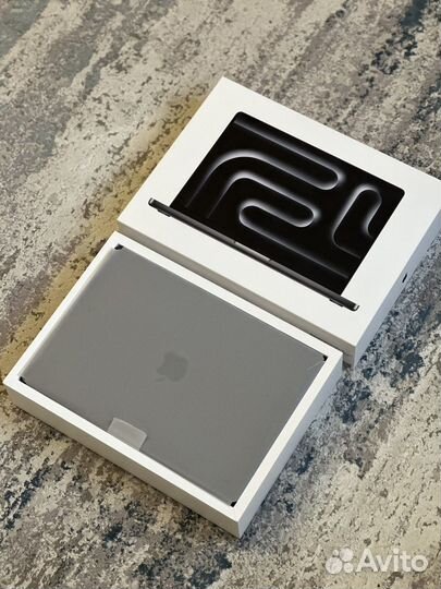 Apple MacBook Pro 14 m3 pro (меньше месяца)