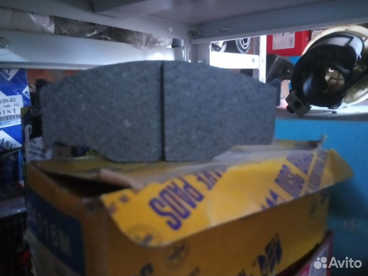 Тормозные колодки передние isuzu gemini