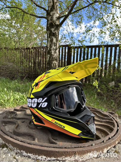 Шлем кроссовый