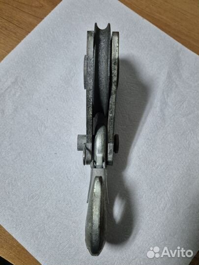 Блок с роликом