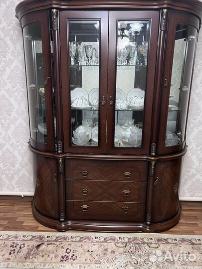 Буфеты и серванты