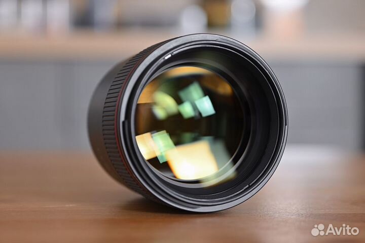 Canon EF 85mm f/1.4L IS USM