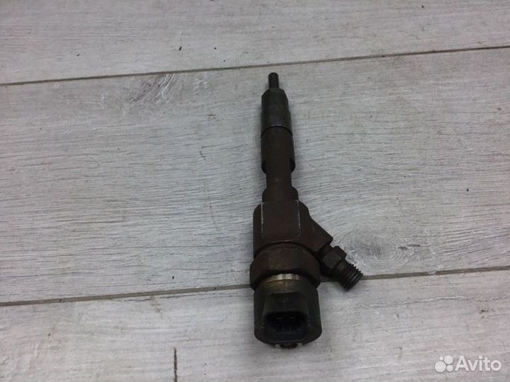 Форсунка Renault Trafic 2.5 2000