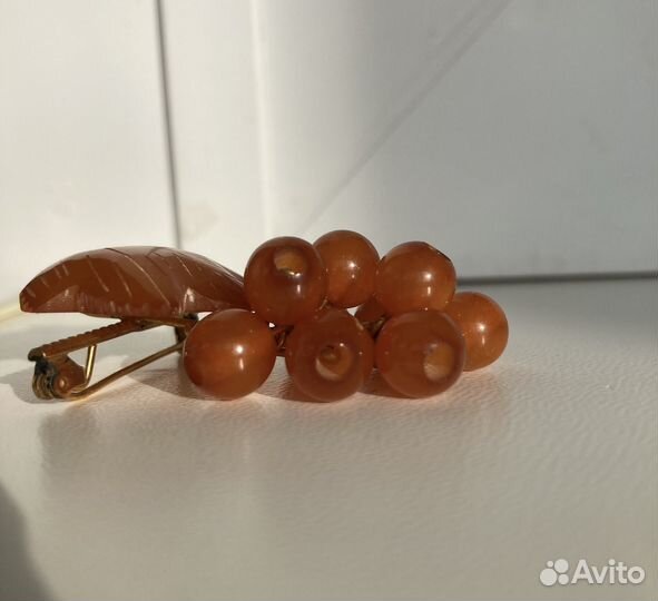 Брошь янтарь винтаж СССР смородина