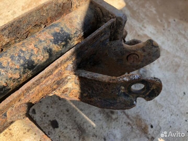 Балка задняя Nissan Maxima a33