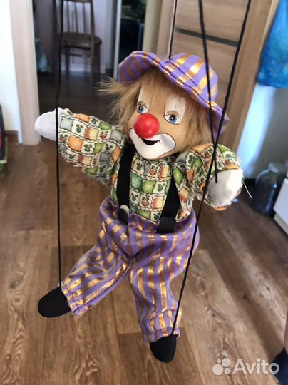 Кукла клоун на веревочках