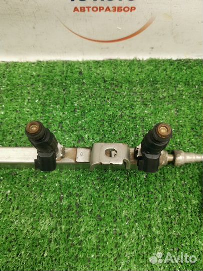 Топливная рейка Ford Focus 2 хетчбэк 2.0 aoda 2010