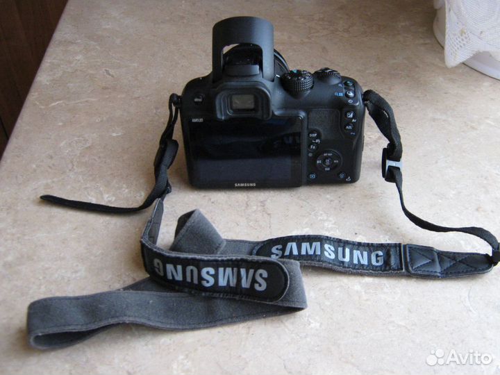 Продам фотоаппарат samsung NX11
