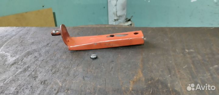 Заднее крепление бензобака мопеда Верховина 6