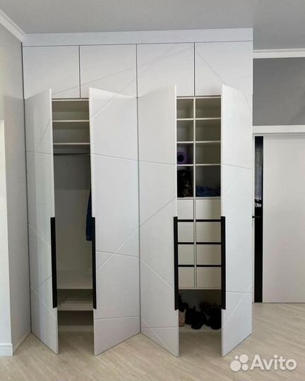 Современный шкаф