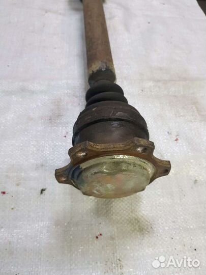 Полуось правая Vag пассат б5+. Шкода суперб
