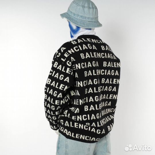 Свитер Balenciaga